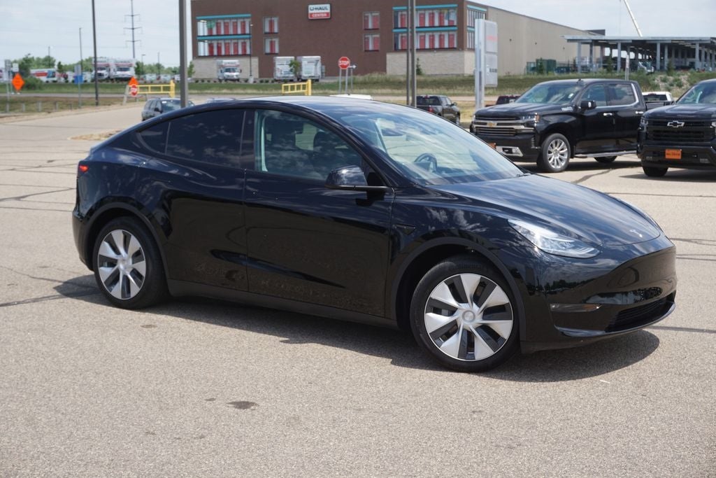Used 2022 Tesla Model Y  with VIN 7SAYGAEE8NF336600 for sale in Lakeville, Minnesota